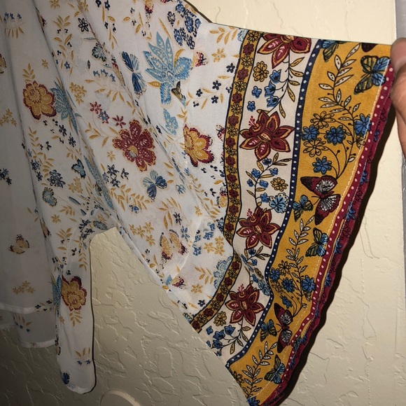 Forever 21 Sheer Blouse - Picture 3 of 5